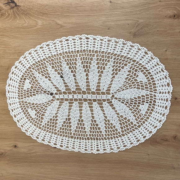 Oval White Knit Tablecloth, Table Linens, Tablecloth Crochet, Embroidered Runner - Picture 1 of 10